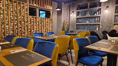 La Vita Cafe Bistro